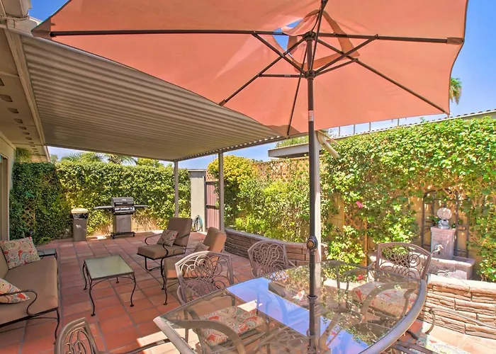 Holiday home Walk To Trolley & Lake: Sunny Townhome *